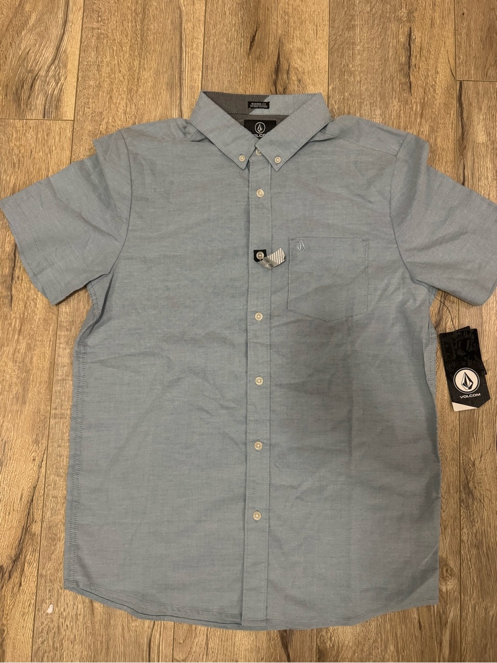 Volcom Men’s Brand New with Tags Light Blue Short Sleeve Button-Down Shirt